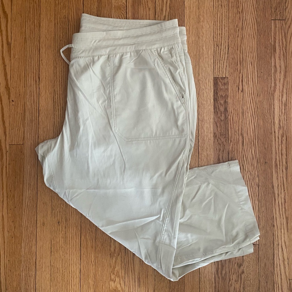 NWT Sz 3XL North Face Capris